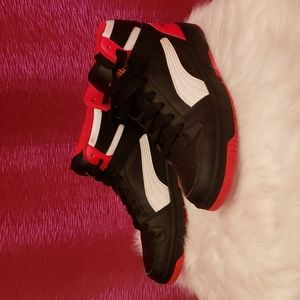 Puma soft foam mid sneakers size 6